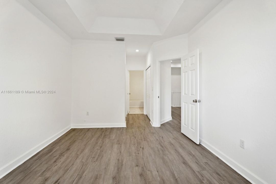 For Sale: $375,000 (4 beds, 2 baths, 1852 Square Feet)