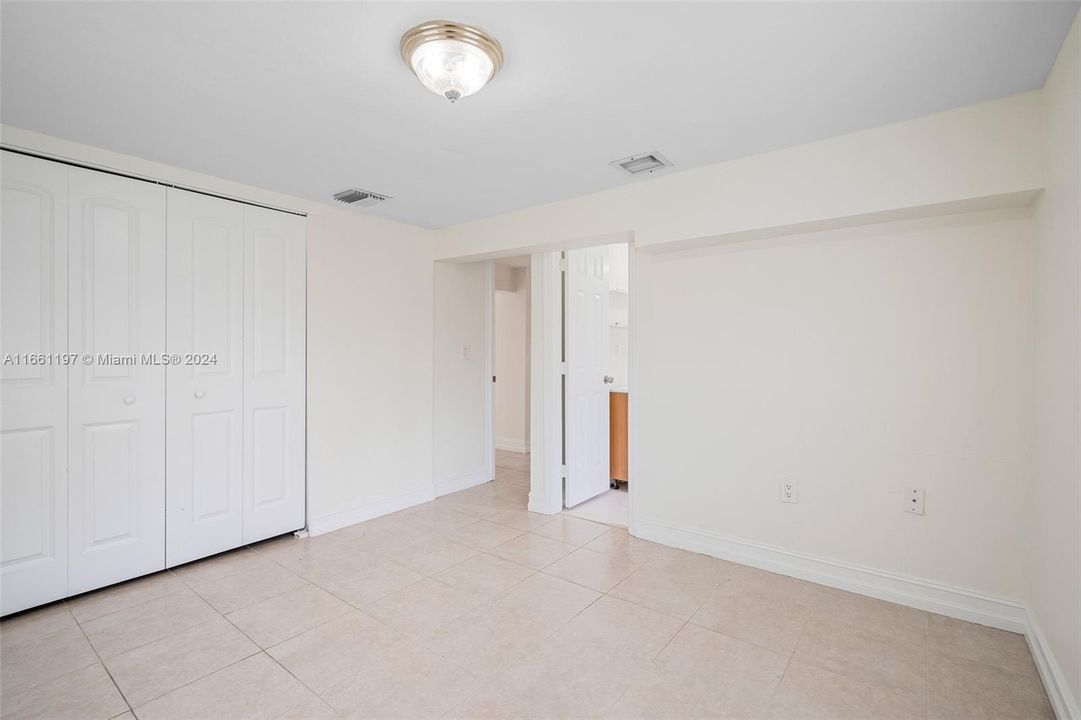 For Rent: $2,500 (2 beds, 2 baths, 1100 Square Feet)