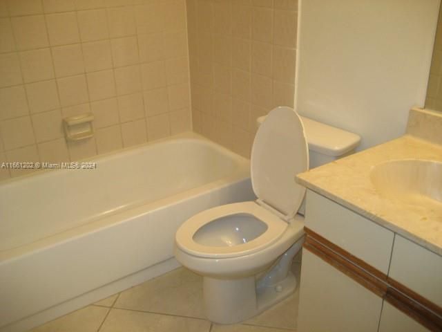 For Rent: $2,400 (2 beds, 2 baths, 1156 Square Feet)