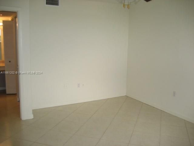 For Rent: $2,400 (2 beds, 2 baths, 1156 Square Feet)