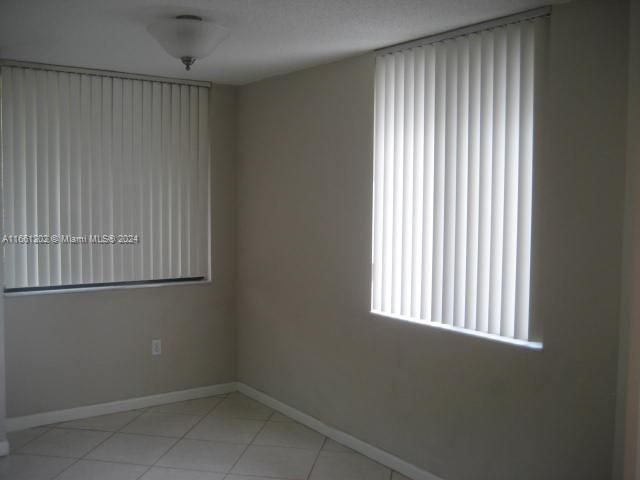 For Rent: $2,400 (2 beds, 2 baths, 1156 Square Feet)