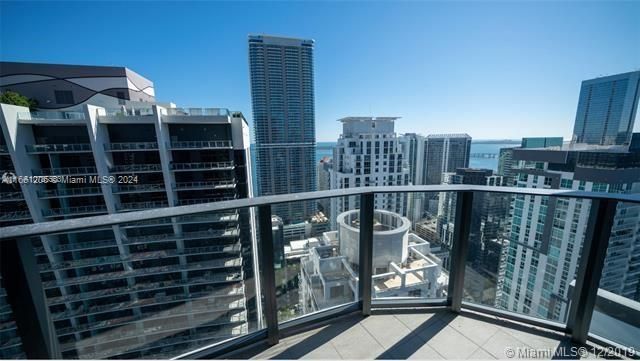 For Sale: $1,250,000 (1 beds, 2 baths, 1022 Square Feet)