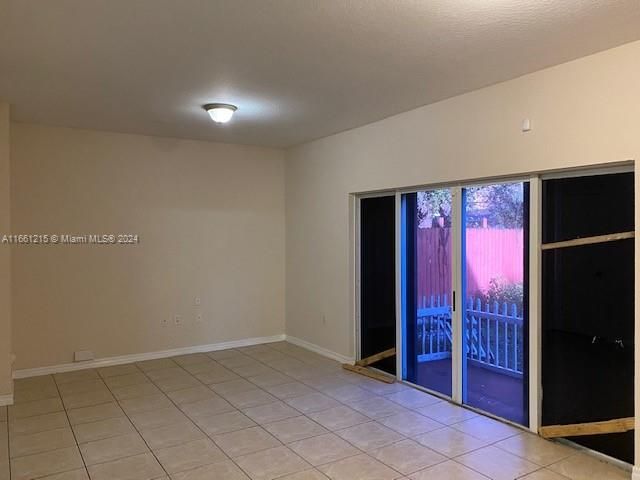 For Rent: $2,500 (3 beds, 2 baths, 1799 Square Feet)