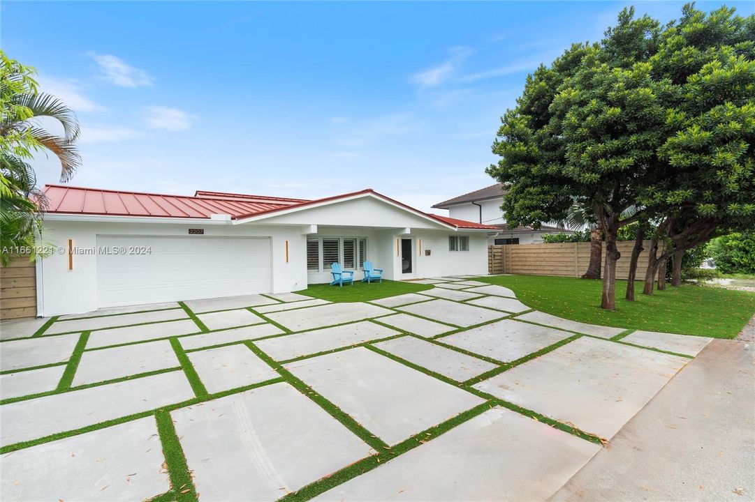 For Sale: $2,695,000 (4 beds, 3 baths, 2484 Square Feet)