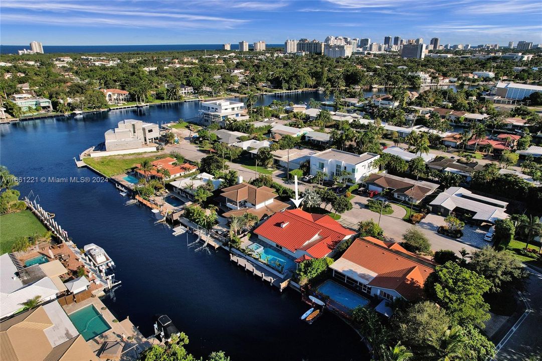 For Sale: $2,695,000 (4 beds, 3 baths, 2484 Square Feet)