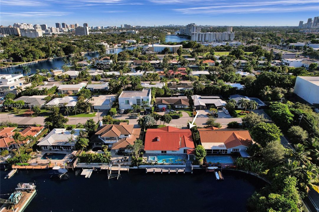 For Sale: $2,695,000 (4 beds, 3 baths, 2484 Square Feet)