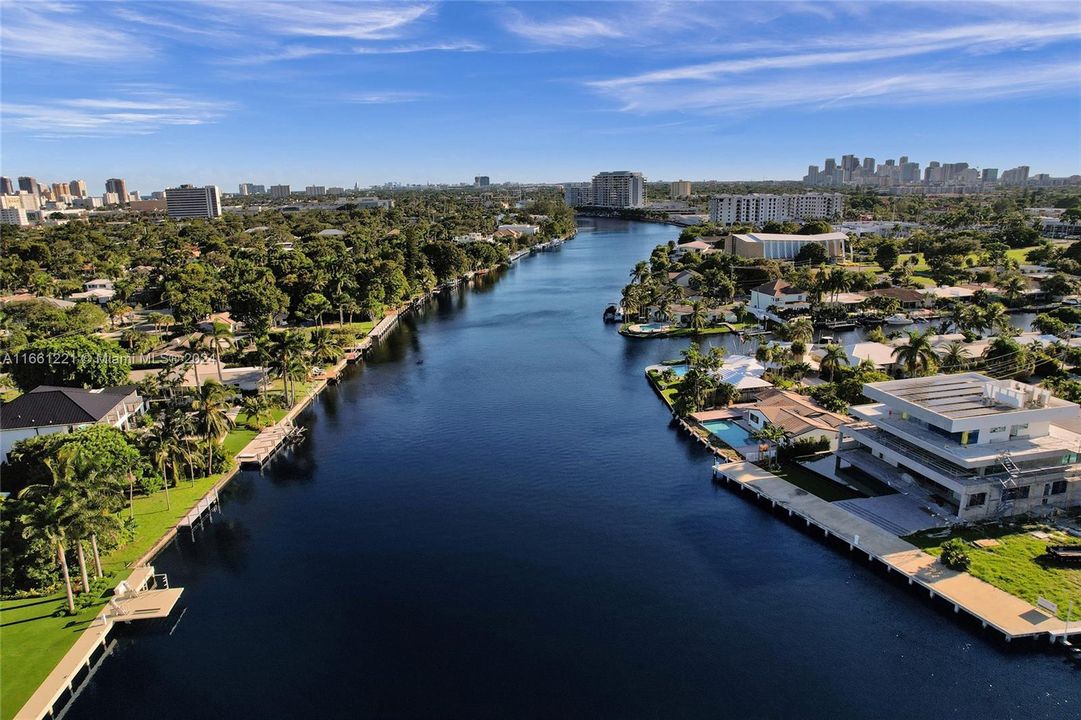 For Sale: $2,695,000 (4 beds, 3 baths, 2484 Square Feet)