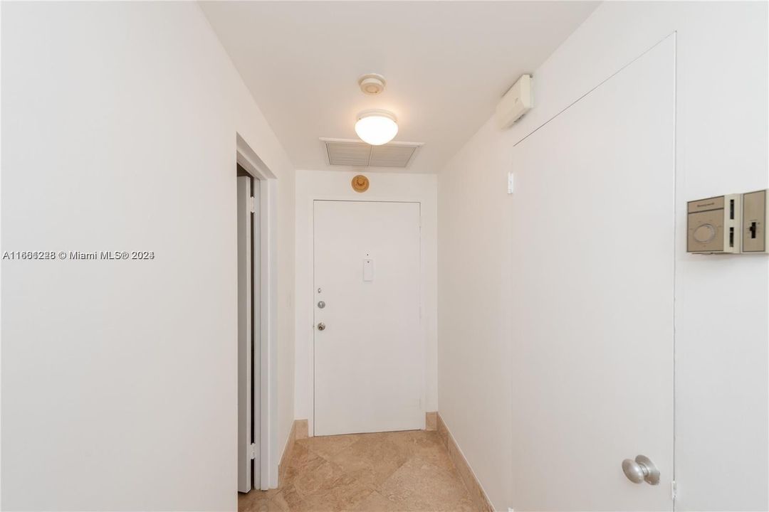 For Rent: $5,800 (2 beds, 2 baths, 1574 Square Feet)