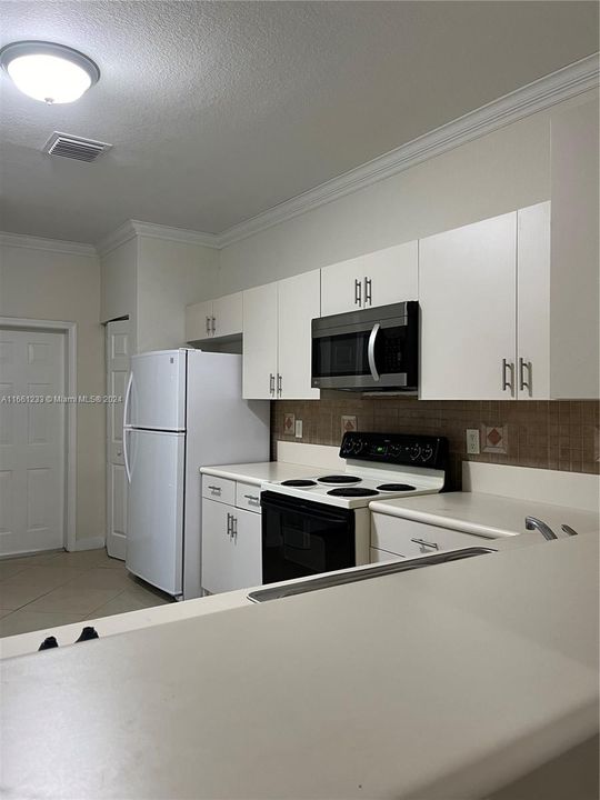 For Rent: $3,500 (3 beds, 2 baths, 1605 Square Feet)