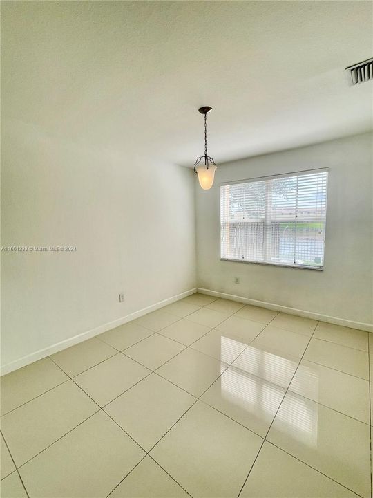 For Rent: $3,850 (3 beds, 2 baths, 2121 Square Feet)