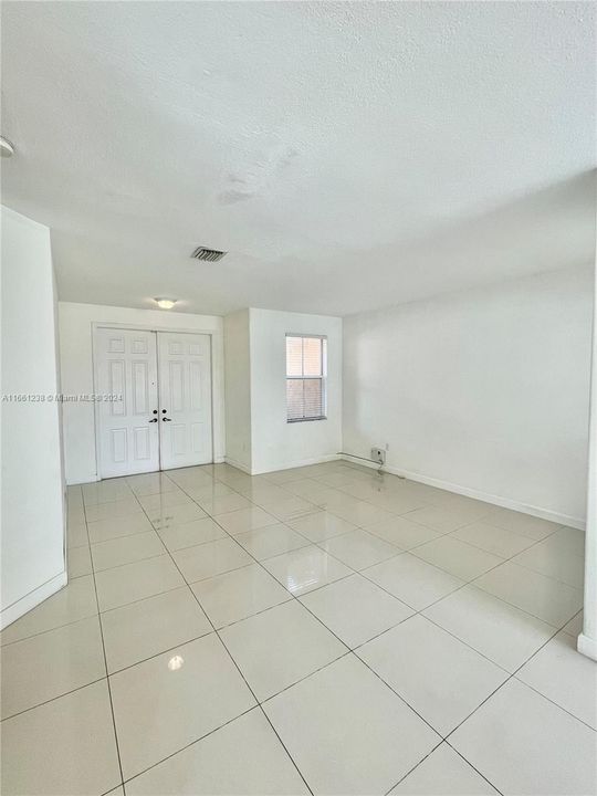 For Rent: $3,850 (3 beds, 2 baths, 2121 Square Feet)