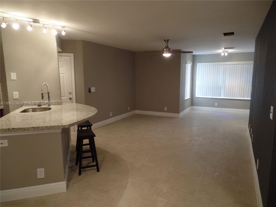 For Rent: $2,295 (2 beds, 2 baths, 1027 Square Feet)