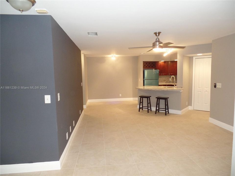 For Rent: $2,295 (2 beds, 2 baths, 1027 Square Feet)