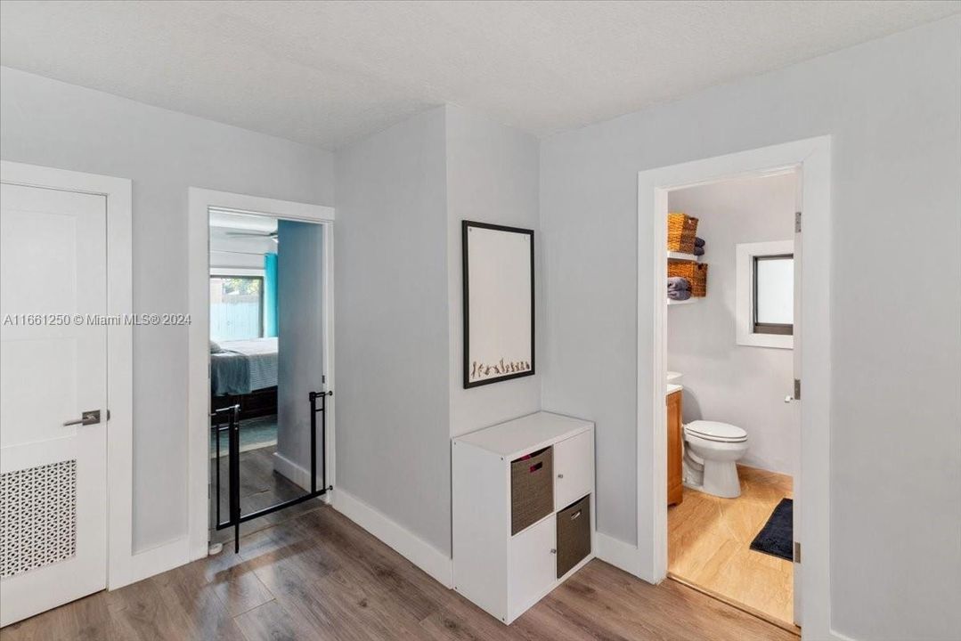 For Sale: $529,900 (3 beds, 2 baths, 1064 Square Feet)