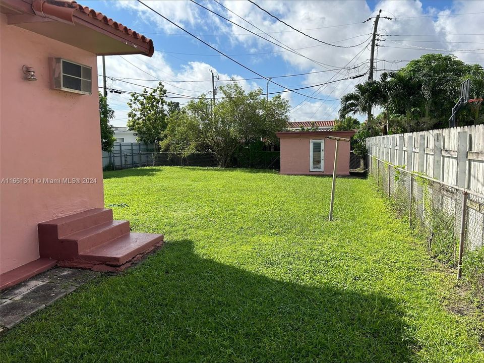 For Sale: $625,000 (3 beds, 2 baths, 1320 Square Feet)