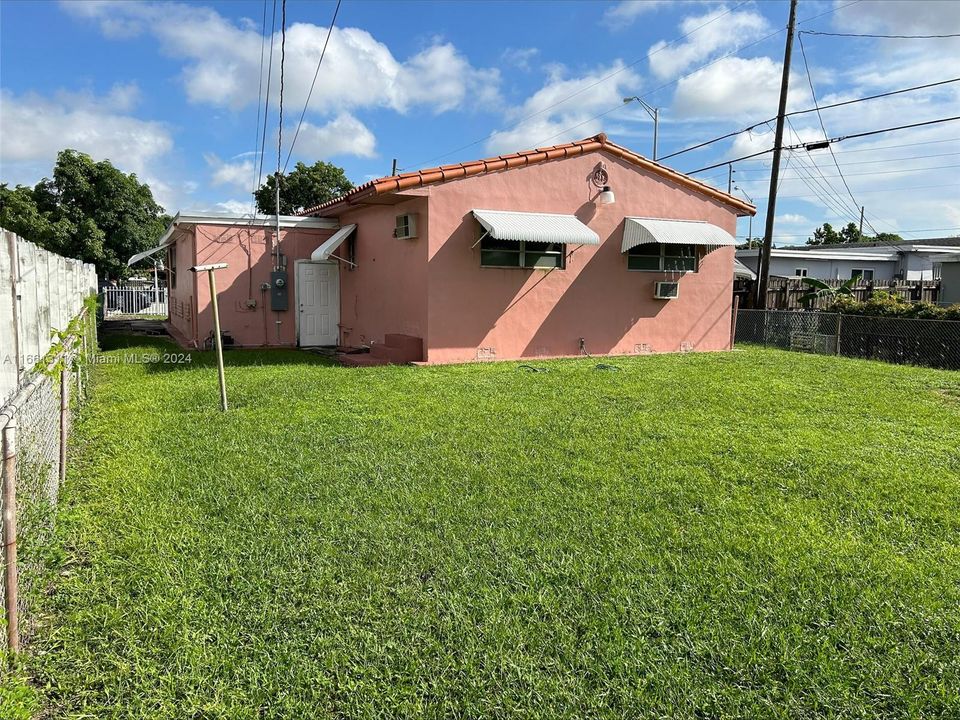 En Venta: $625,000 (3 camas, 2 baños, 1320 Pies cuadrados)