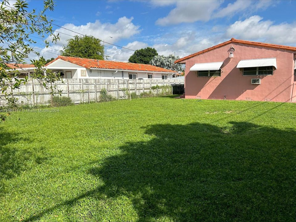 For Sale: $625,000 (3 beds, 2 baths, 1320 Square Feet)