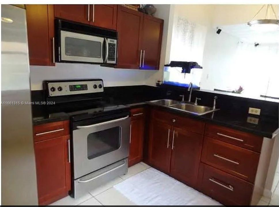 For Rent: $3,200 (2 beds, 2 baths, 1187 Square Feet)