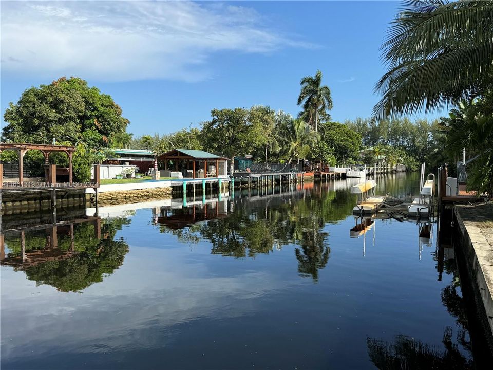 For Sale: $839,000 (4 beds, 2 baths, 1543 Square Feet)