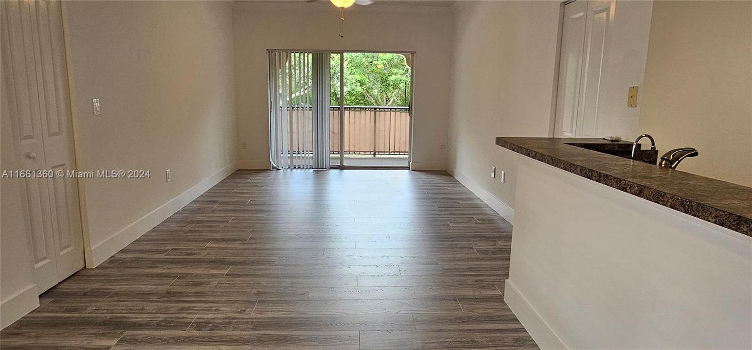 For Rent: $1,800 (1 beds, 1 baths, 846 Square Feet)