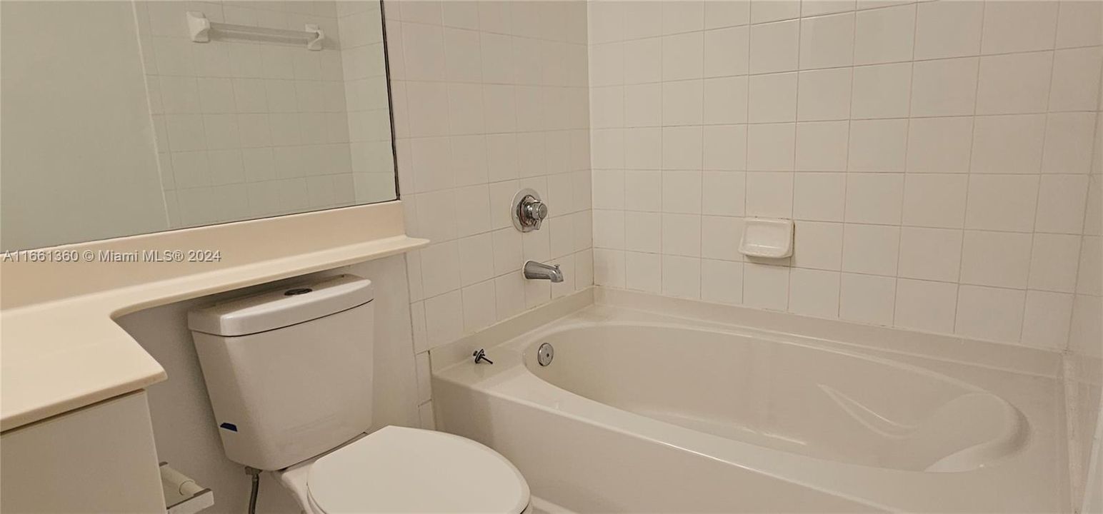 For Rent: $1,800 (1 beds, 1 baths, 846 Square Feet)