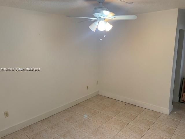 For Sale: $230,000 (2 beds, 2 baths, 882 Square Feet)