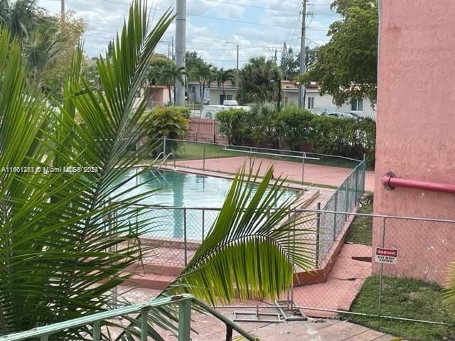 En Venta: $230,000 (2 camas, 2 baños, 882 Pies cuadrados)