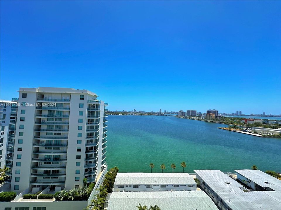 For Sale: $690,900 (2 beds, 2 baths, 1086 Square Feet)