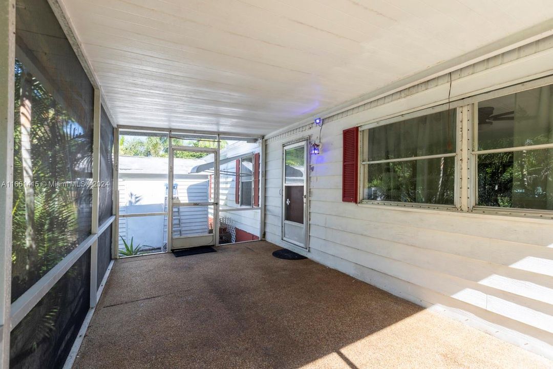 For Sale: $349,000 (4 beds, 2 baths, 1344 Square Feet)