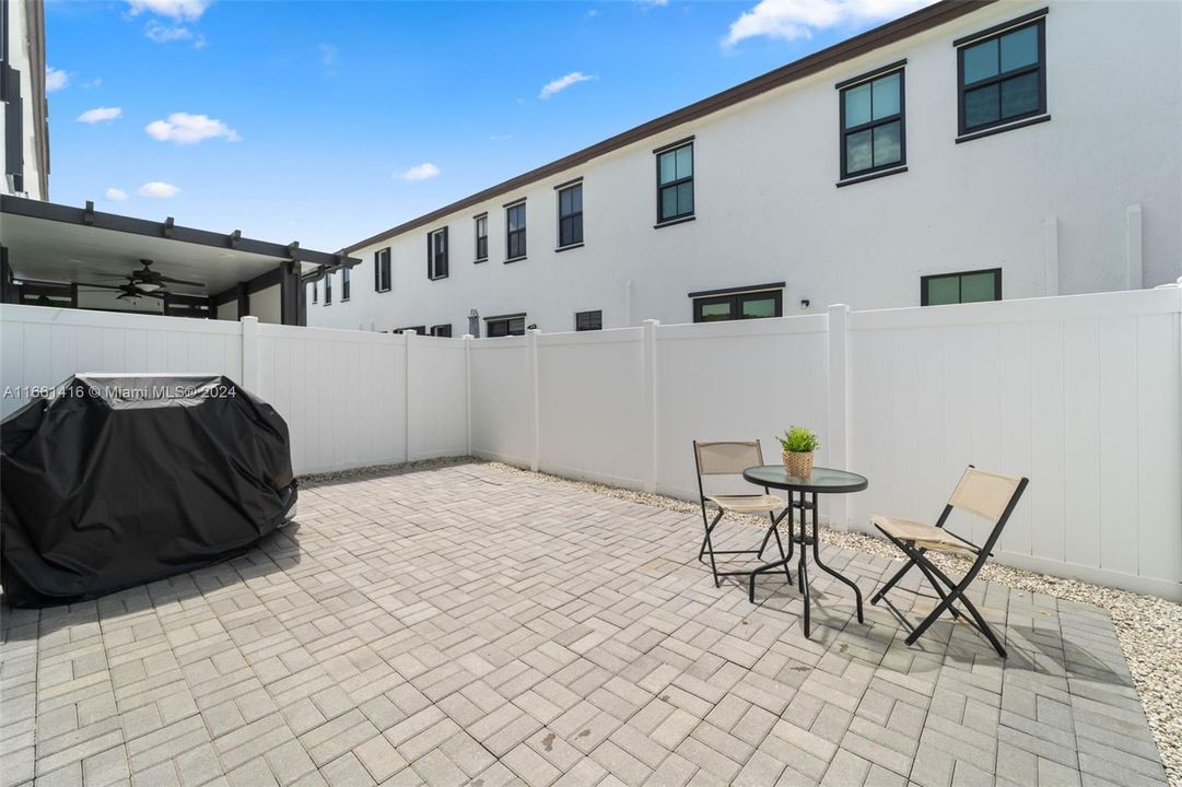 For Sale: $575,500 (3 beds, 2 baths, 1708 Square Feet)