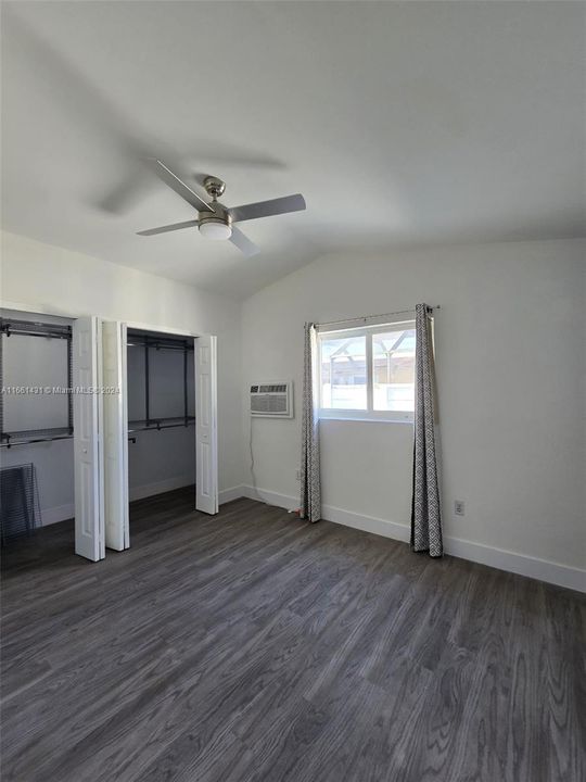 Active With Contract: $1,850 (1 beds, 1 baths, 0 Square Feet)