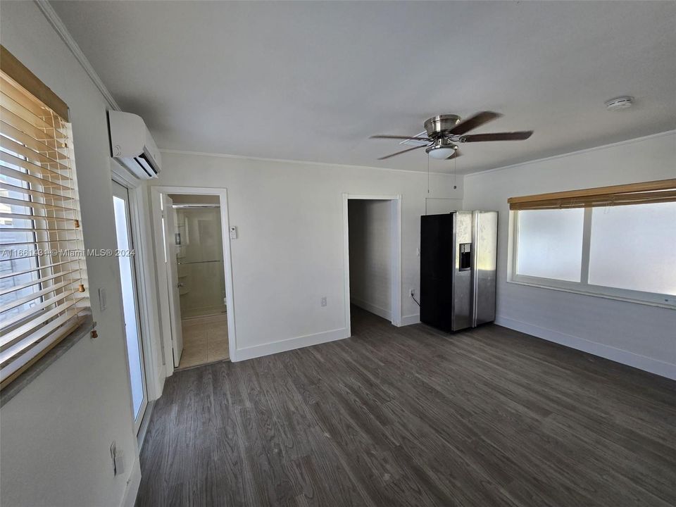 Active With Contract: $1,850 (1 beds, 1 baths, 0 Square Feet)