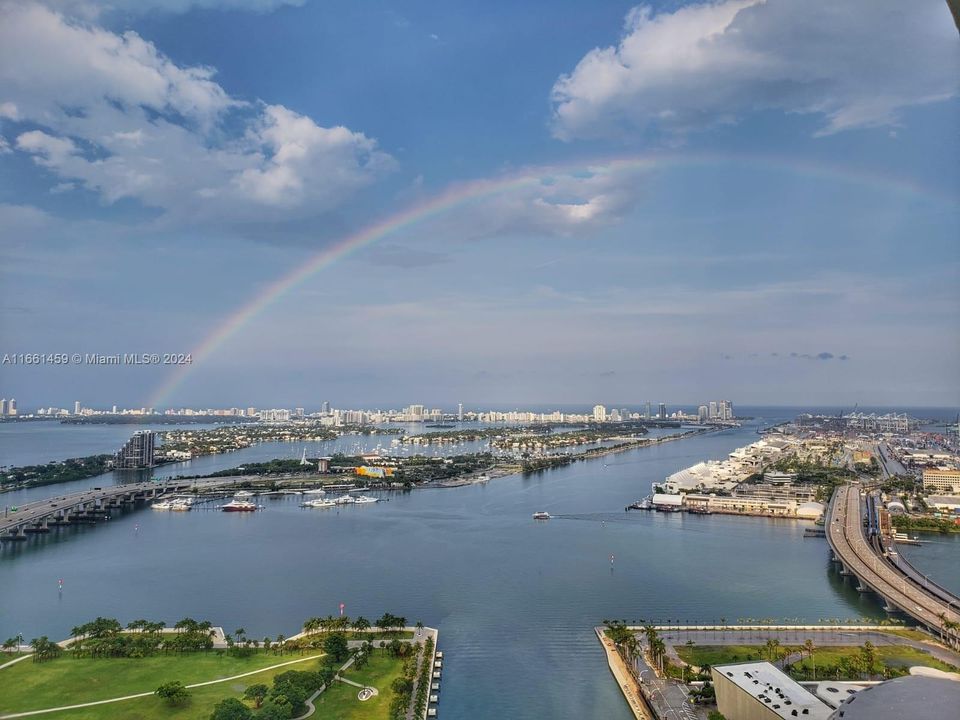 For Sale: $898,000 (2 beds, 2 baths, 1318 Square Feet)