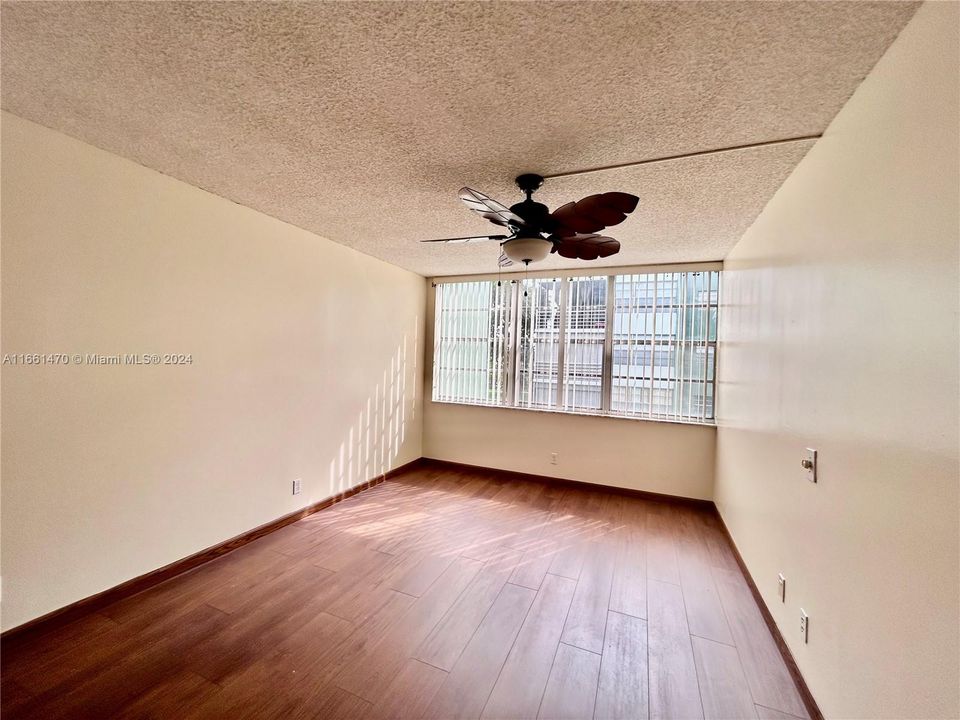 For Rent: $2,250 (2 beds, 2 baths, 1040 Square Feet)