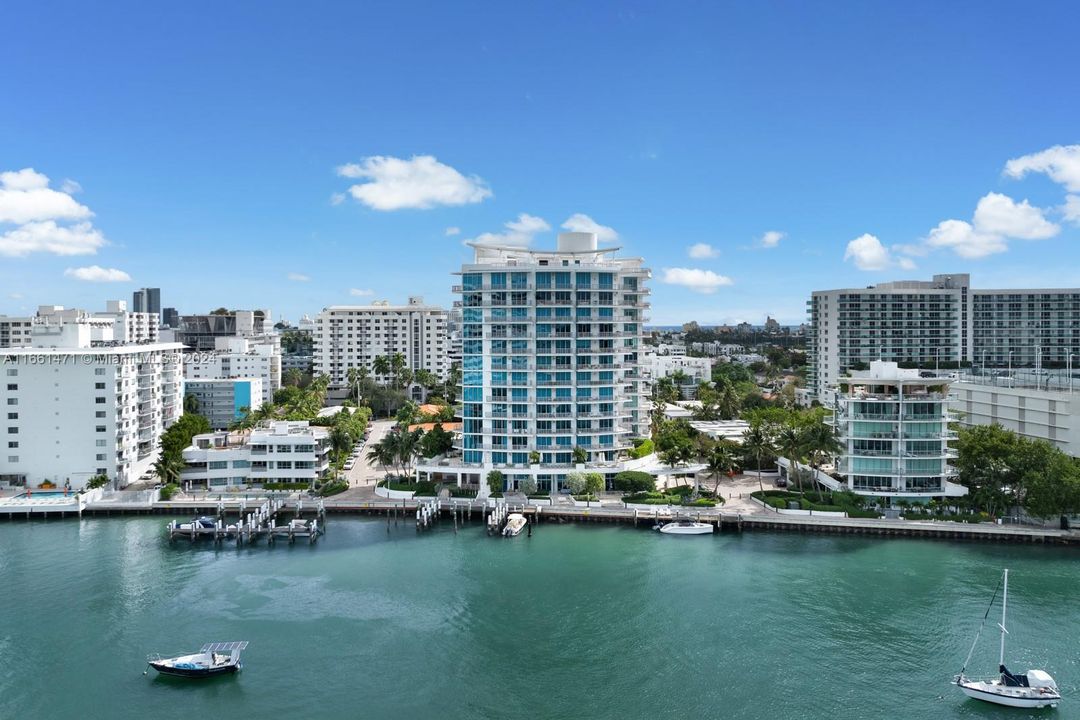 For Sale: $1,950,000 (2 beds, 2 baths, 1396 Square Feet)