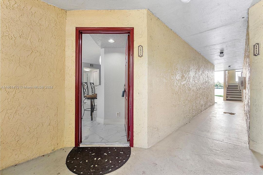 En Venta: $275,000 (2 camas, 2 baños, 1065 Pies cuadrados)