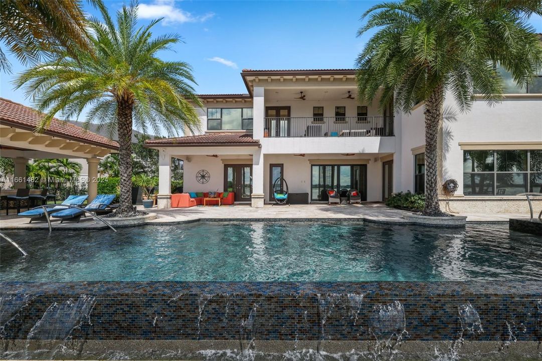 For Sale: $2,699,900 (6 beds, 4 baths, 5394 Square Feet)