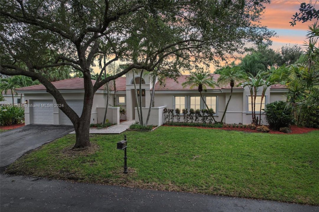 For Sale: $1,480,000 (4 beds, 2 baths, 2459 Square Feet)