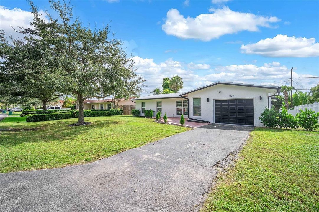 For Sale: $525,000 (3 beds, 2 baths, 1575 Square Feet)