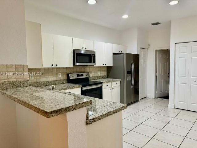 For Rent: $3,400 (3 beds, 2 baths, 1605 Square Feet)