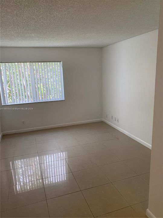 For Rent: $2,250 (2 beds, 2 baths, 926 Square Feet)