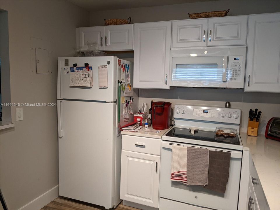 For Rent: $1,800 (1 beds, 1 baths, 720 Square Feet)