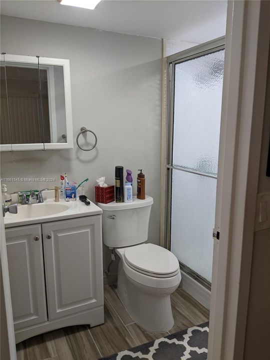 For Rent: $1,800 (1 beds, 1 baths, 720 Square Feet)