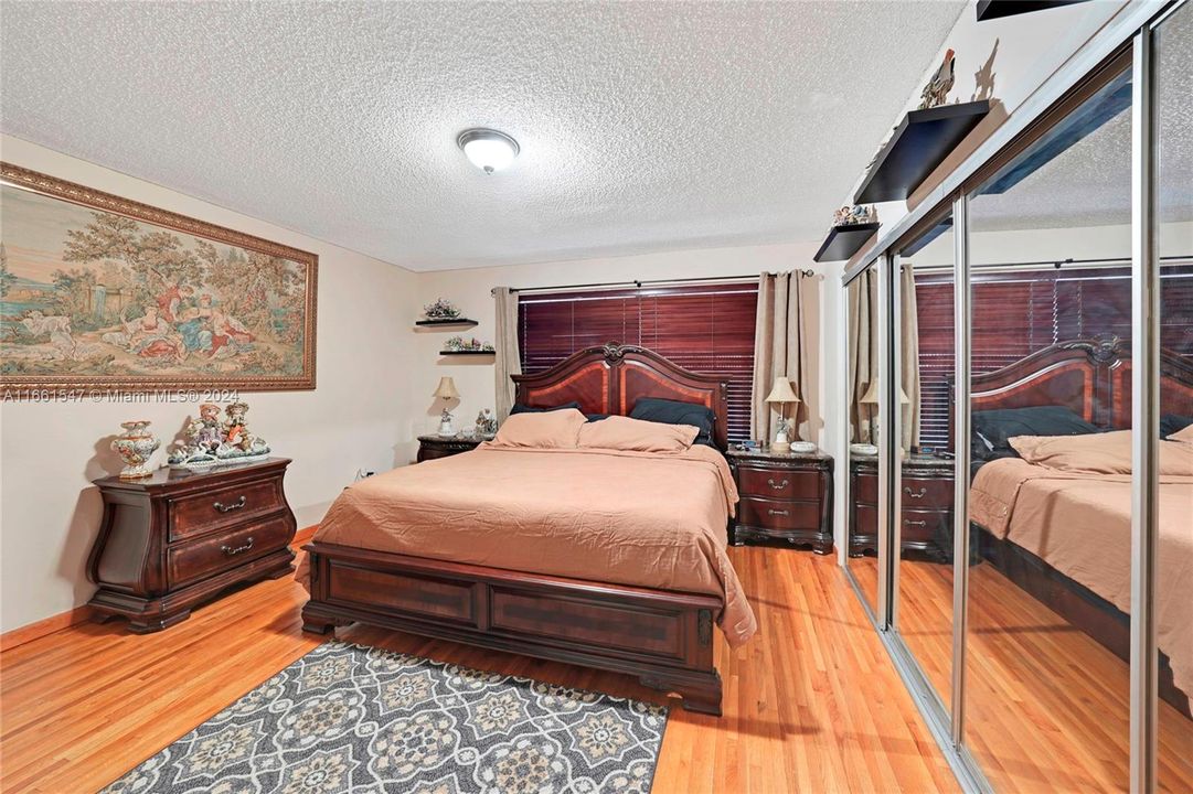 For Sale: $470,000 (2 beds, 1 baths, 1314 Square Feet)