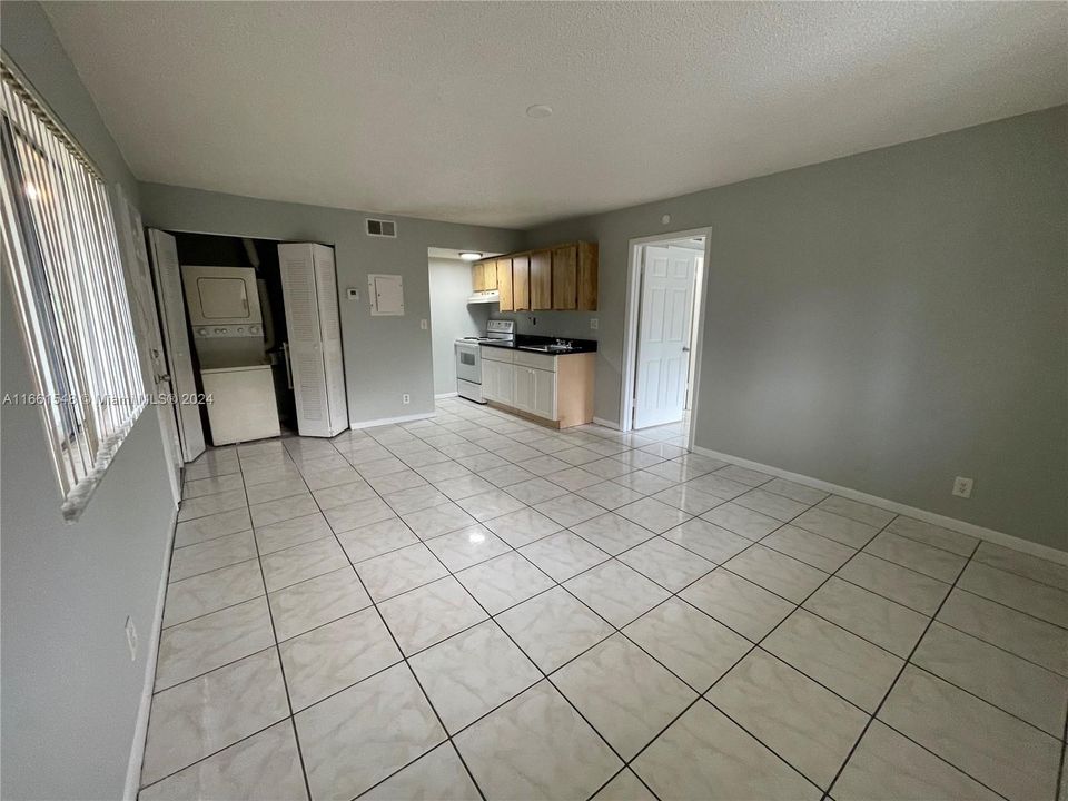 For Rent: $1,600 (1 beds, 1 baths, 600 Square Feet)