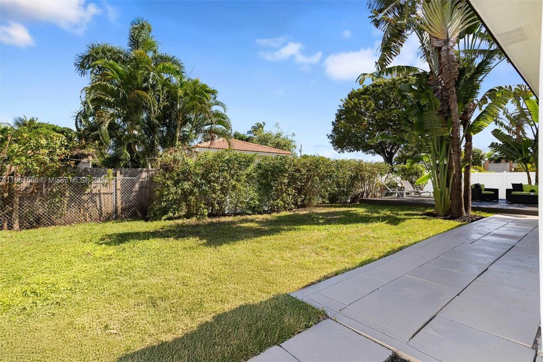 En Venta: $820,000 (4 camas, 3 baños, 1710 Pies cuadrados)