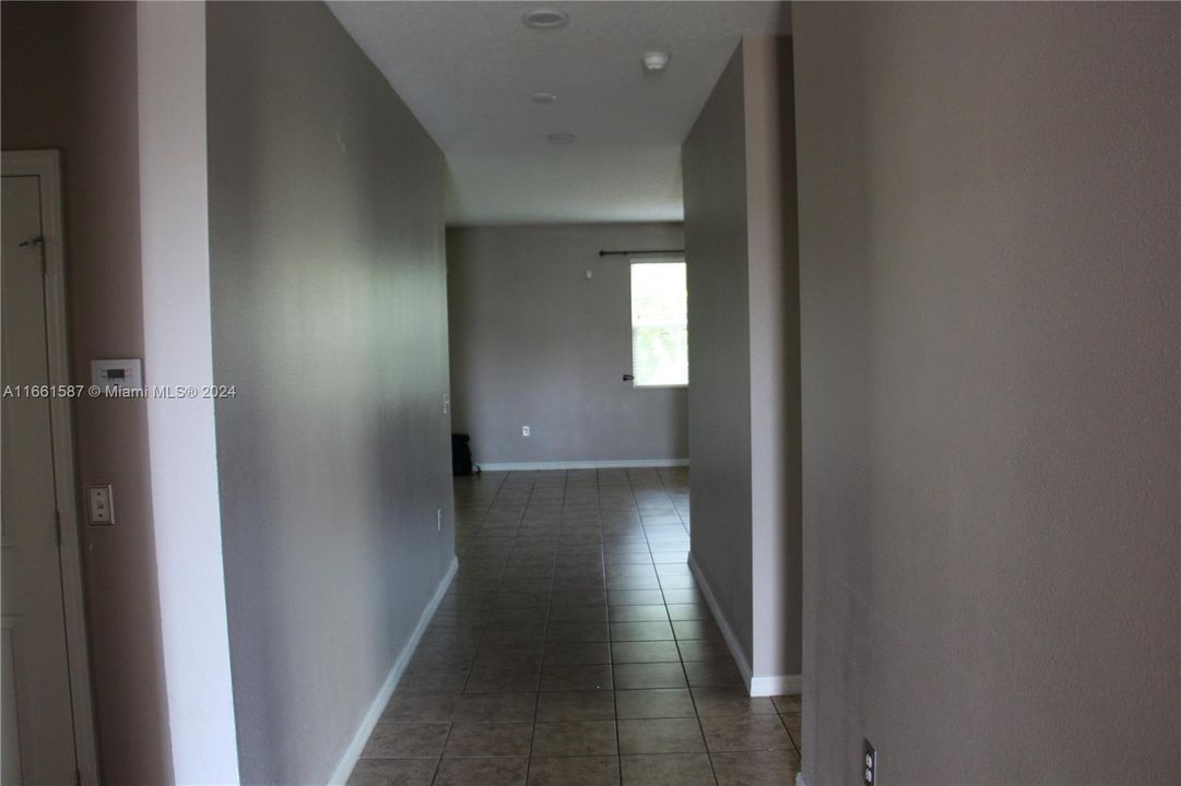 En Venta: $399,999 (4 camas, 2 baños, 2205 Pies cuadrados)