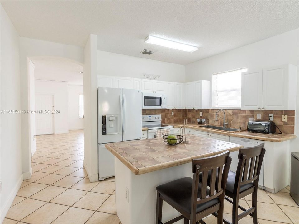 For Sale: $649,900 (3 beds, 2 baths, 1676 Square Feet)