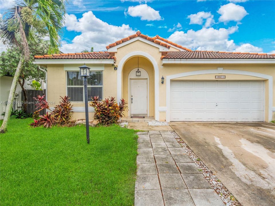 For Sale: $649,900 (3 beds, 2 baths, 1676 Square Feet)