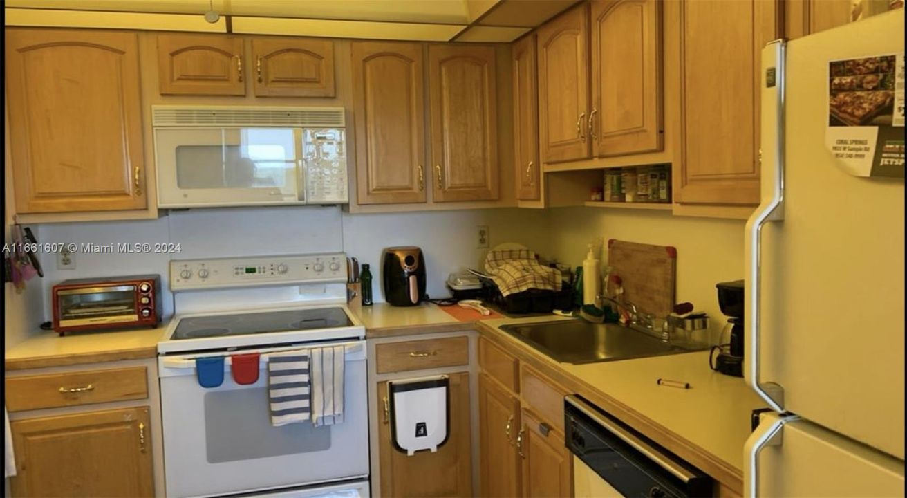 For Rent: $1,850 (2 beds, 2 baths, 1350 Square Feet)